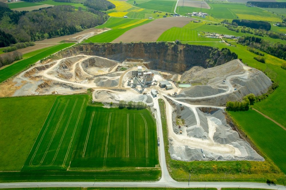 Aerial image Thülen - Quarry for the mining and handling of Hartkalkstein in Schotterwerk Thuelen in Thuelen in the state North Rhine-Westphalia, Germany
