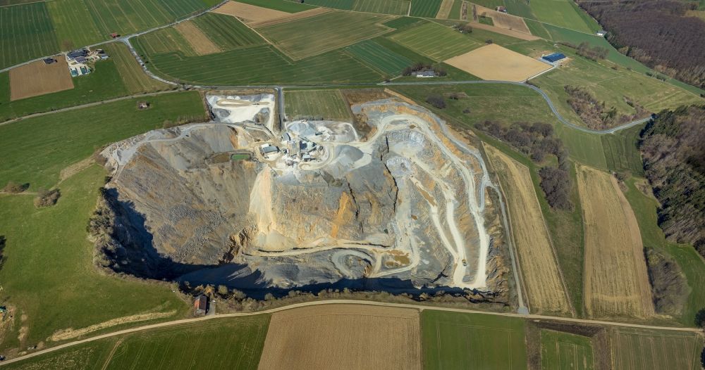 Thülen from above - Quarry for the mining and handling of Hartkalkstein in Schotterwerk Thuelen in Thuelen in the state North Rhine-Westphalia, Germany