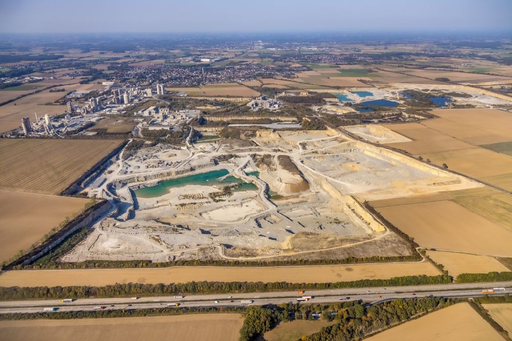 Aerial photograph Erwitte - Quarry for the mining and handling of limestone of Steinwerke F. J. Risse GmbH & Co. KG in Erwitte in the state North Rhine-Westphalia, Germany