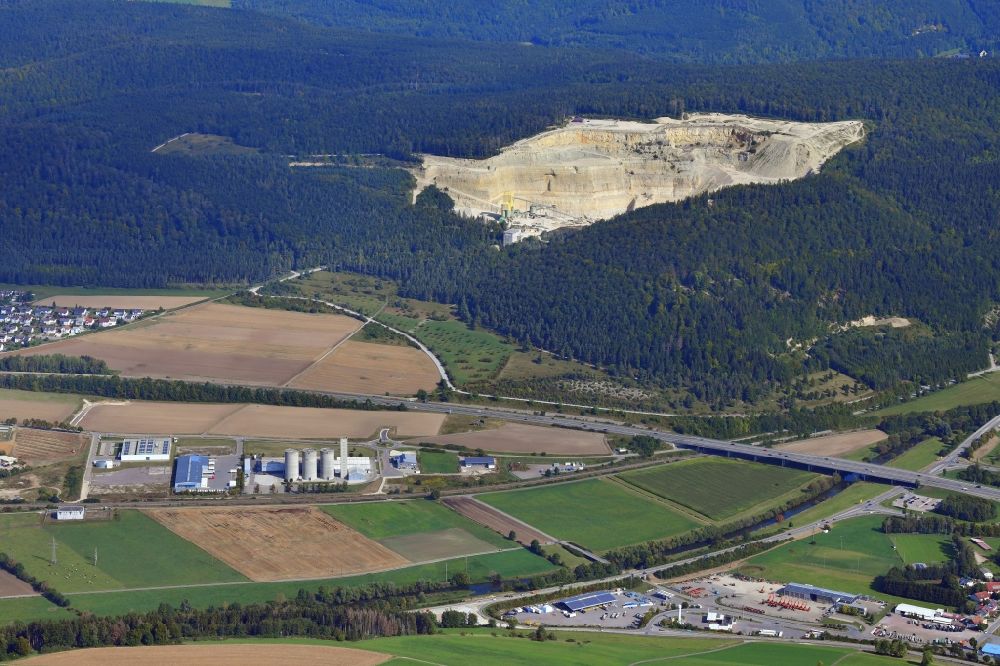 Aerial photograph Geisingen - Quarry for the mining and handling of limestone and gravel an the offroad park Ultraterrain in Geisingen in the state Baden-Wuerttemberg, Germany