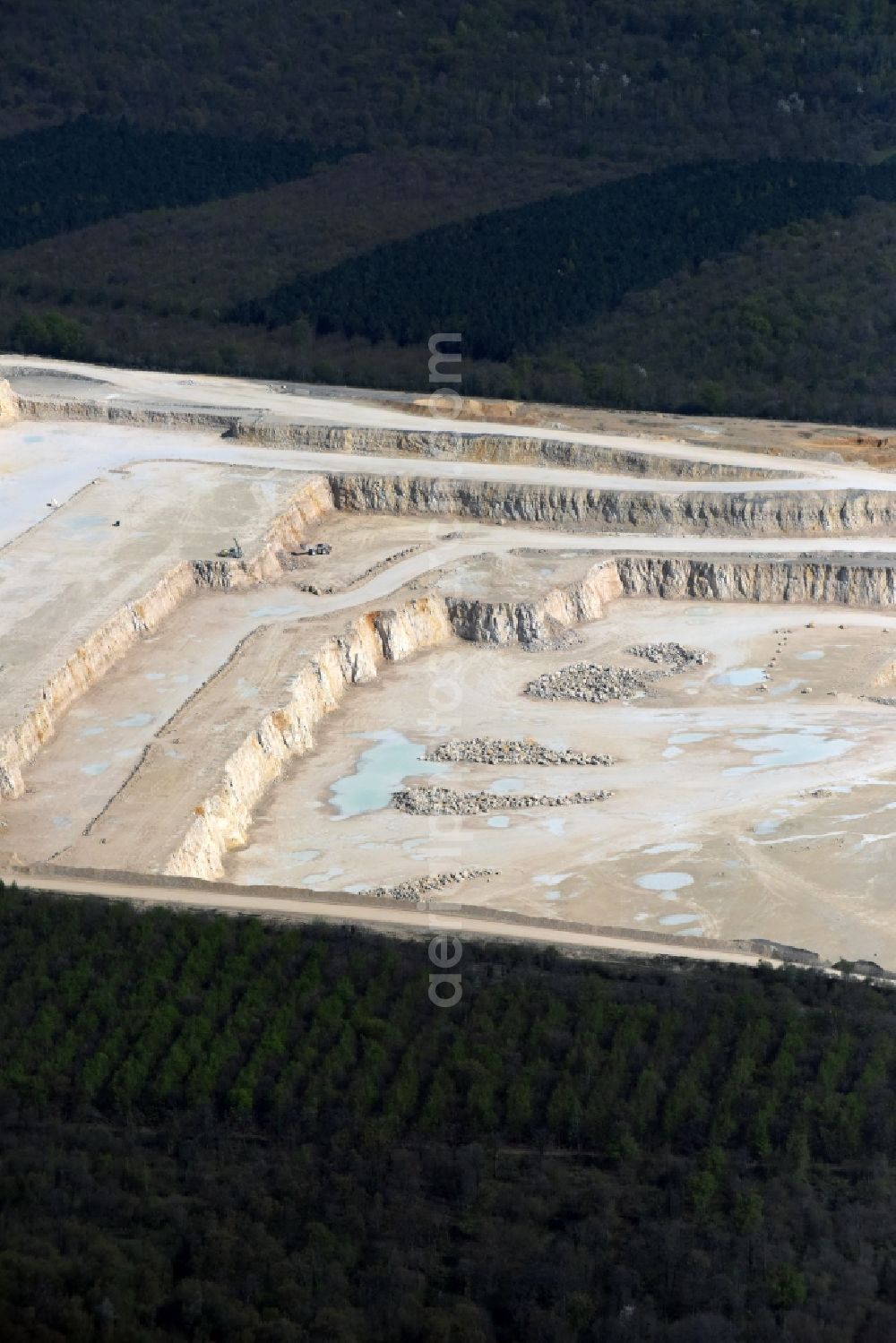 Aerial image Sorcy-Saint-Martin - Quarry for the mining and handling of sandstone in Sorcy-Saint-Martin in Alsace-Champagne-Ardenne-Lorraine, France