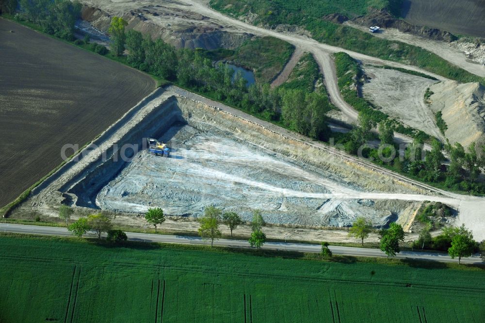Aerial photograph Peißen - Quarry for the mining and handling of Claystone of Peissener Tonprodukte GmbH + Co KG in Peissen in the state Saxony-Anhalt, Germany