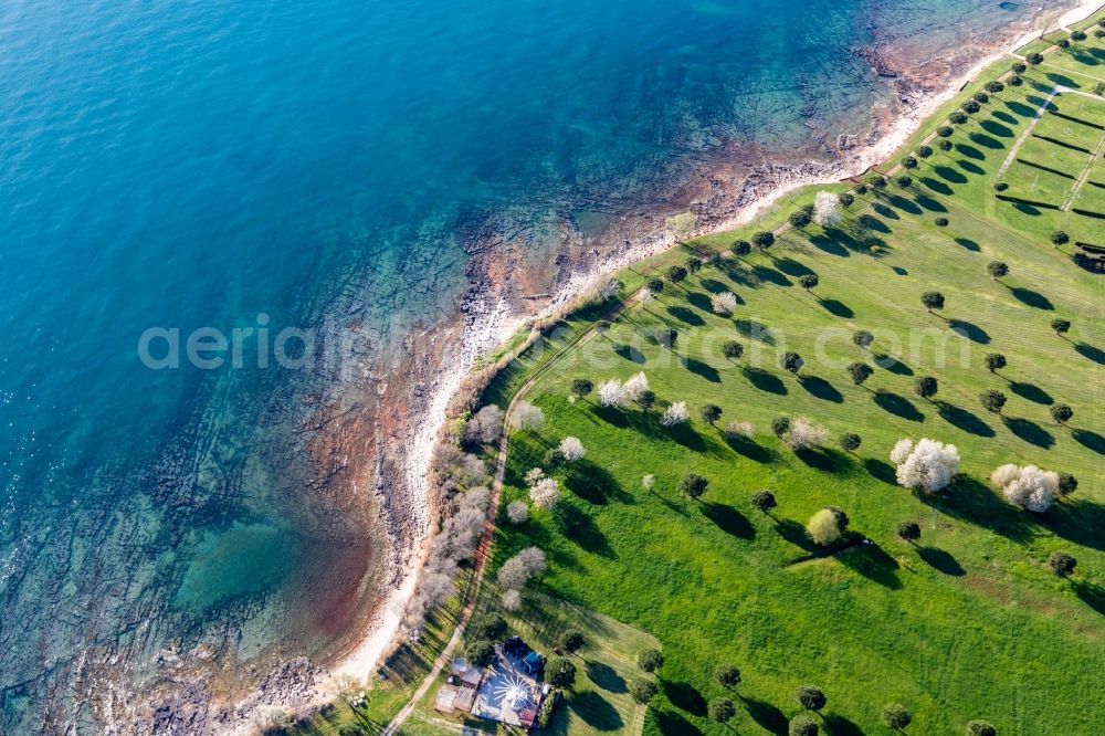 Aerial photograph Karigador - Stony beach landscape on the coast of Adria with Camping Park Umag Mobile Homes in Karigador in Istirien - Istarska zupanija, Croatia