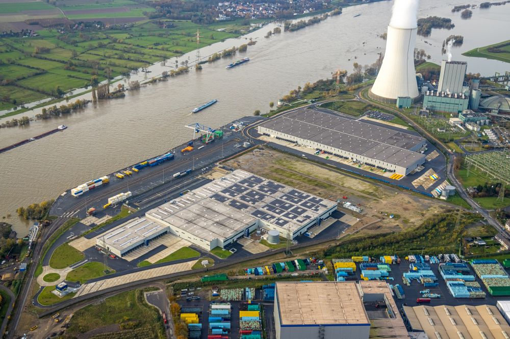 Aerial image Duisburg - Hard coal power plant STEAG Kraftwerk Duisburg-Walsum on the river course of the Rhine during floods in the district Alt-Walsum in Duisburg in the state of North Rhine-Westphalia, Germany