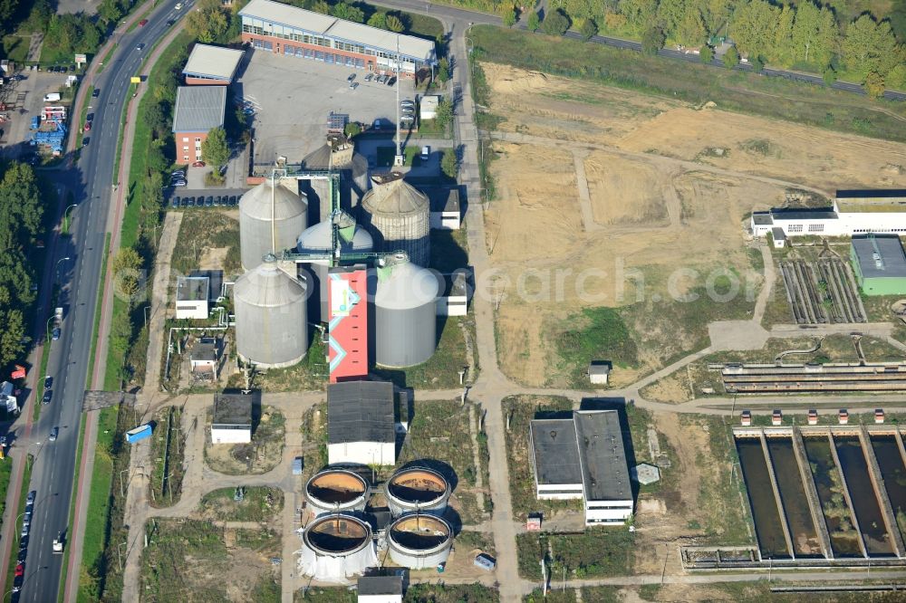 Aerial photograph Berlin - View at the disused treatment plant in the district Hohenshönhausen in Berlin. The treatment plant Falkenberg served in addition to its main function as a water treatment plant as a water dispenser for te small river Wuhle