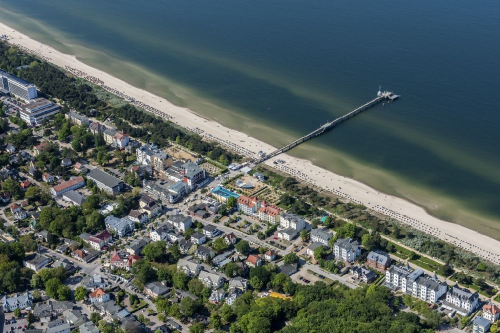 Zinnowitz from above - Beach section with pier on the Baltic coast of the island of Usedom in Zinnowitz in Mecklenburg-Western Pomerania