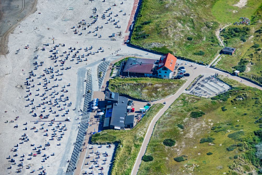 Norderney from the bird's eye view: Tables and benches of open-air restaurant Cornelius Gastronomiebetriebe GmbH in Norderney in the state Lower Saxony, Germany