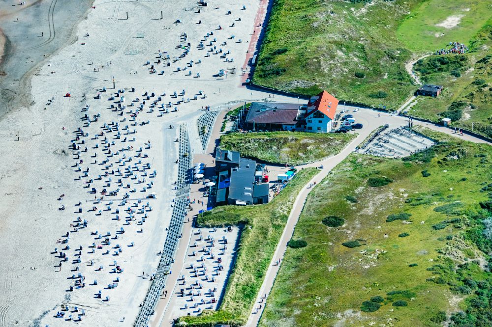 Aerial image Norderney - Tables and benches of open-air restaurant Cornelius Gastronomiebetriebe GmbH in Norderney in the state Lower Saxony, Germany