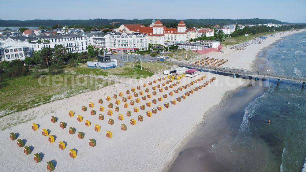 Aerial image Binz - Beach chair on the sandy beach ranks in the coastal area on the Baltic Sea in Binz in the state Mecklenburg - Western Pomerania, Germany