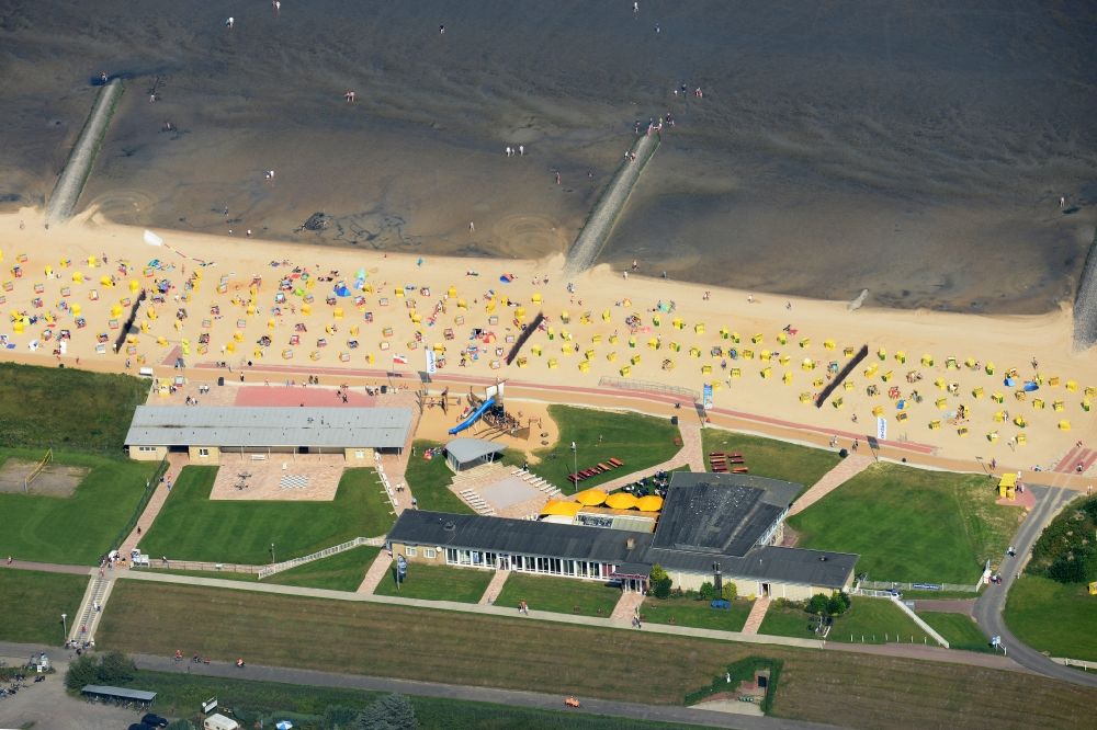 Cuxhaven from above - Beach chairs on the sandy beach in the coastal area of the Doese part in Cuxhaven in the state of Lower Saxony