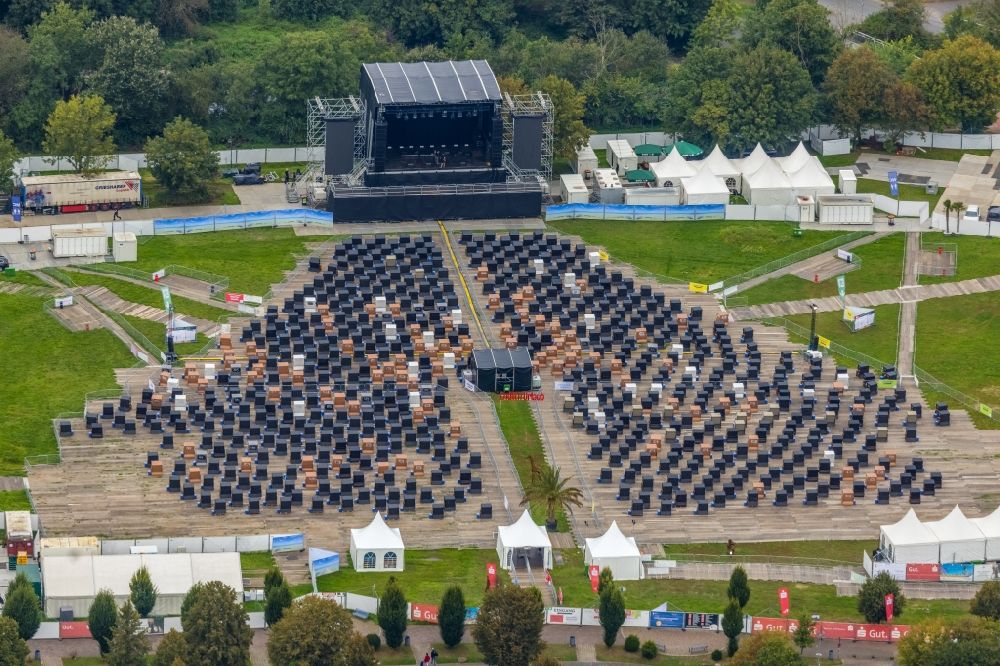 Witten from the bird's eye view: Pandemic beach chair - installation of the ZELTFESTIVAL RUHR music festival on the event concert area in the district of Heven in Witten in the Ruhr area in the state North Rhine-Westphalia, Germany