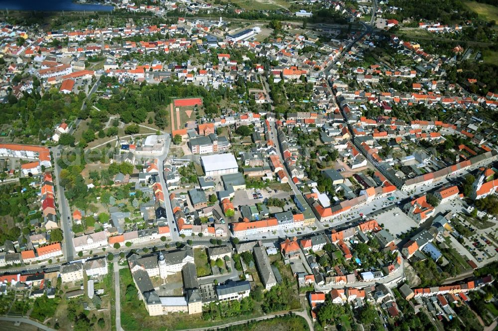 Aerial image Coswig (Anhalt) - Street guide of famous promenade and shopping street Schlossstrasse in Coswig (Anhalt) in the state Saxony-Anhalt, Germany