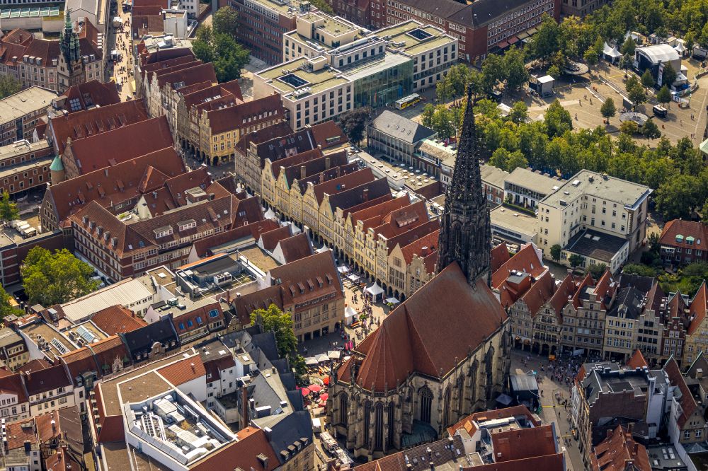 Münster from above - Street guide of famous promenade and shopping street on street Prinzipalmarkt in Muenster in the state North Rhine-Westphalia, Germany