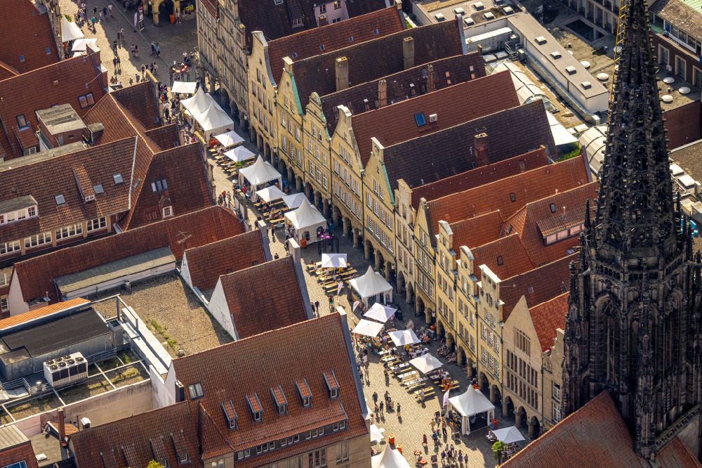 Aerial image Münster - Street guide of famous promenade and shopping street on street Prinzipalmarkt in Muenster in the state North Rhine-Westphalia, Germany