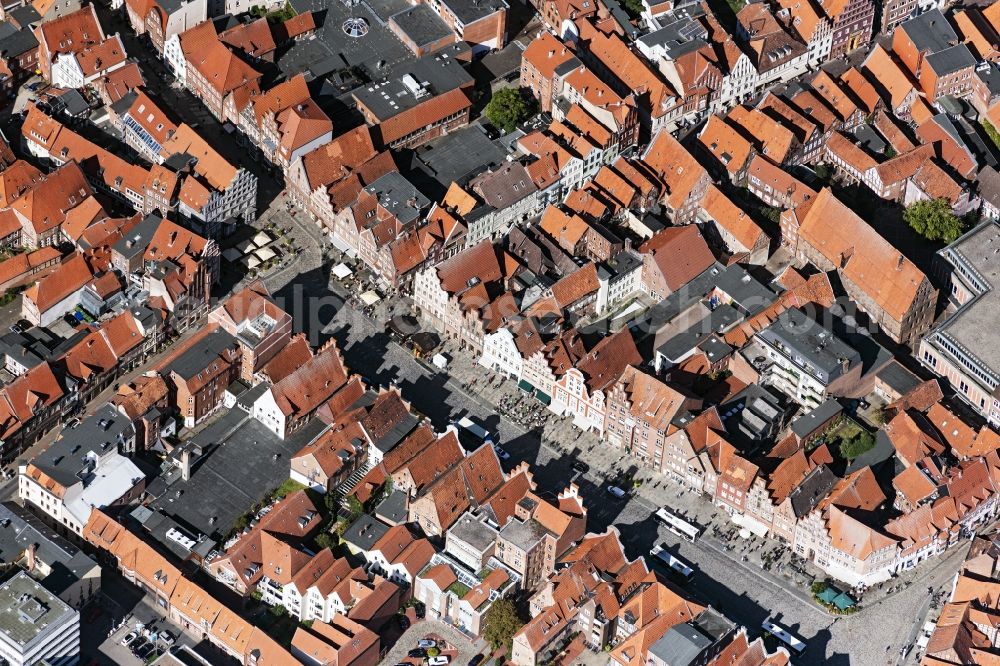 Aerial photograph Lüneburg - Street guide of famous promenade and shopping street on Sande in Lueneburg in the state Lower Saxony, Germany