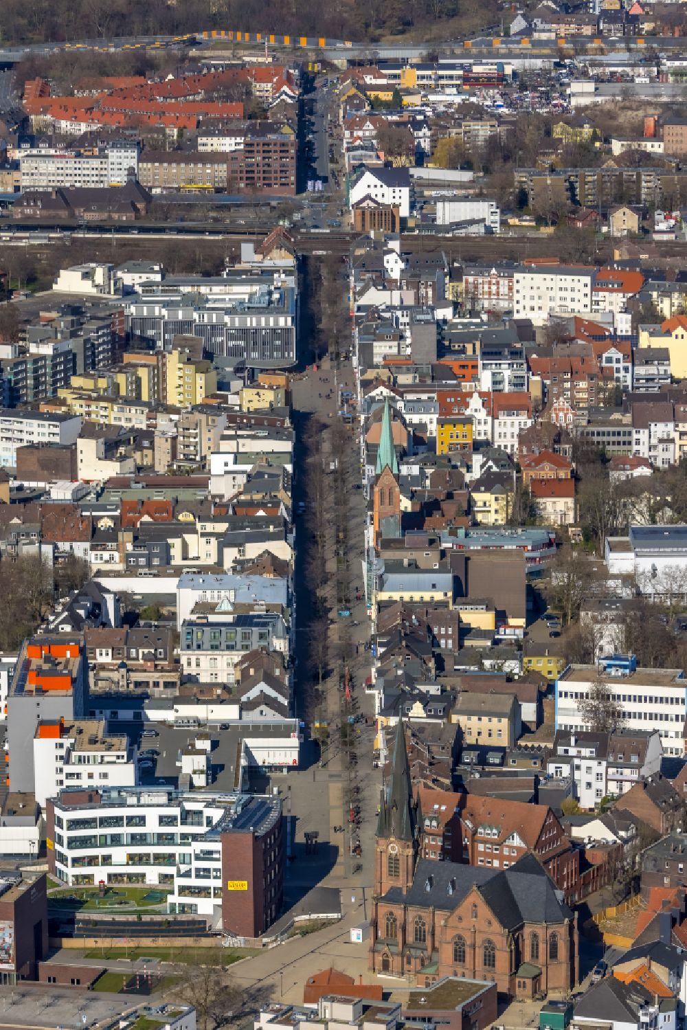 Herne from above - Street guide of famous promenade and shopping street Sodinger Strasse in Herne at Ruhrgebiet in the state North Rhine-Westphalia, Germany
