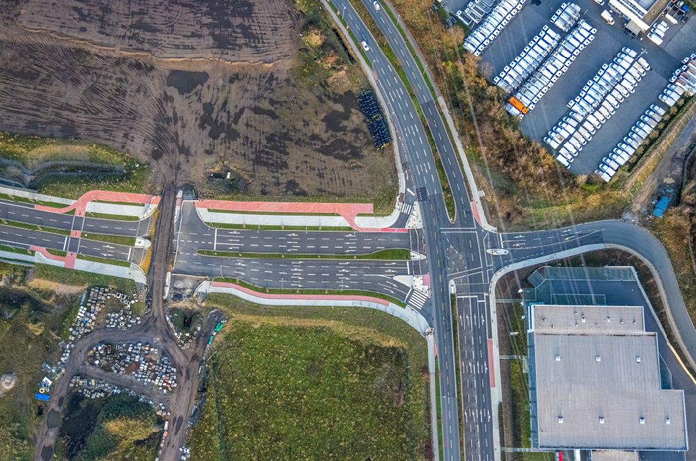 Essen from the bird's eye view: Road layout and marking of the course of the lane of Helenenstrasse in the district Nordviertel in Essen at Ruhrgebiet in the state North Rhine-Westphalia, Germany