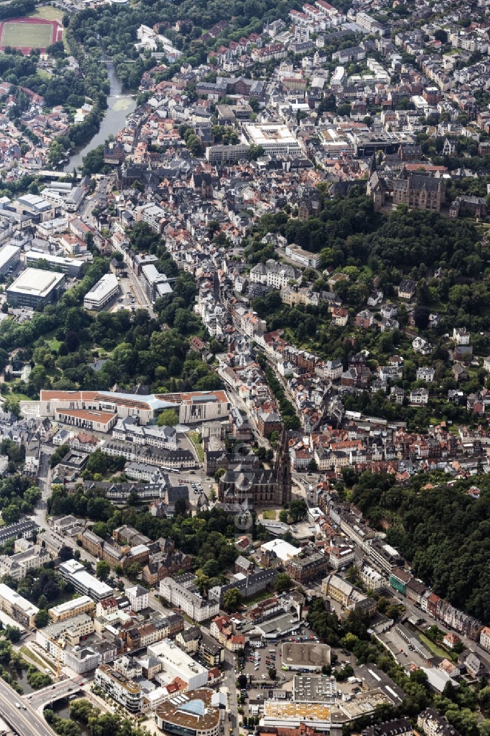 Aerial photograph Marburg - Street - road guidance of Wehrdaer Weg - Elisabethstrasse - Pilgrimstein overlooking the Elisabethkirche in Marburg in the state Hesse, Germany