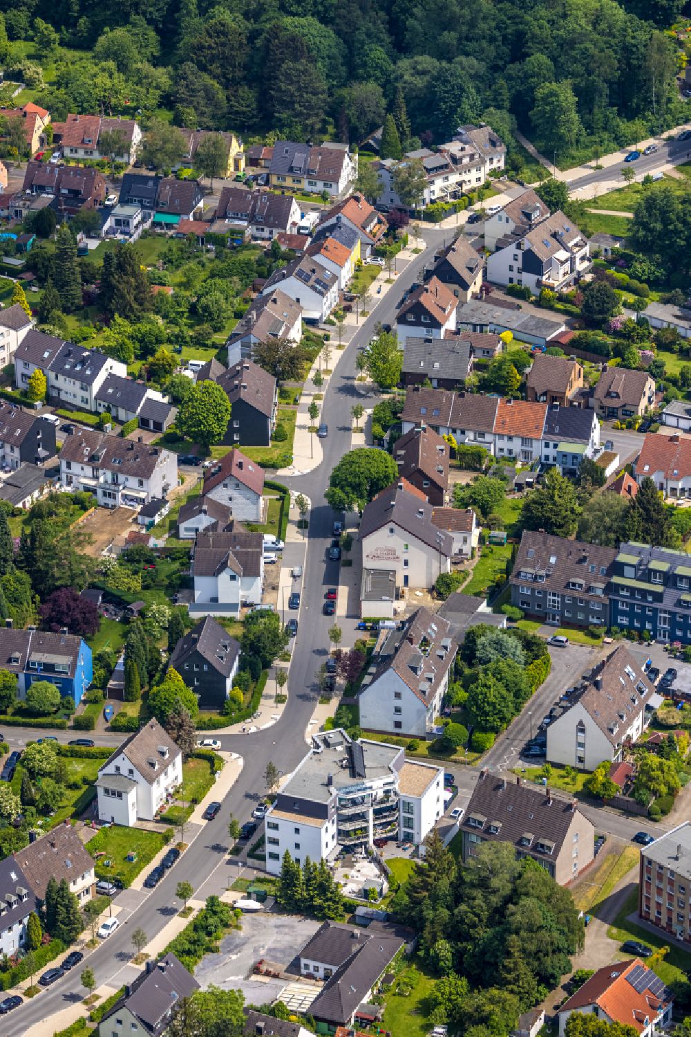 Aerial image Bochum - Street - road guidance in the residential area on street Stiepeler Strasse in Bochum at Ruhrgebiet in the state North Rhine-Westphalia, Germany