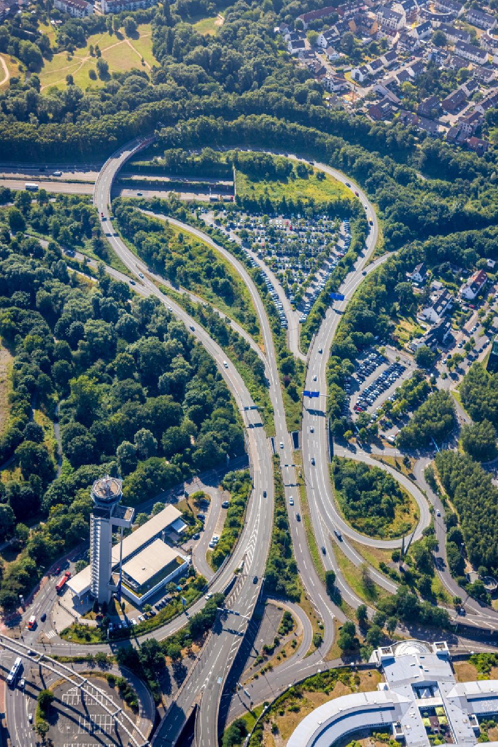 Aerial image Düsseldorf - Motorway Nordring BAB A44 in the district Unterrath in Duesseldorf at Ruhrgebiet in the state North Rhine-Westphalia, Germany