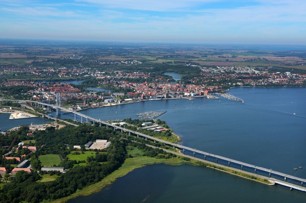 Aerial photograph Stralsund - The Strelasund -Ruegenbruecke with Ruegendamm before Stralsund's old town in the state of Mecklenburg-Western Pomerania