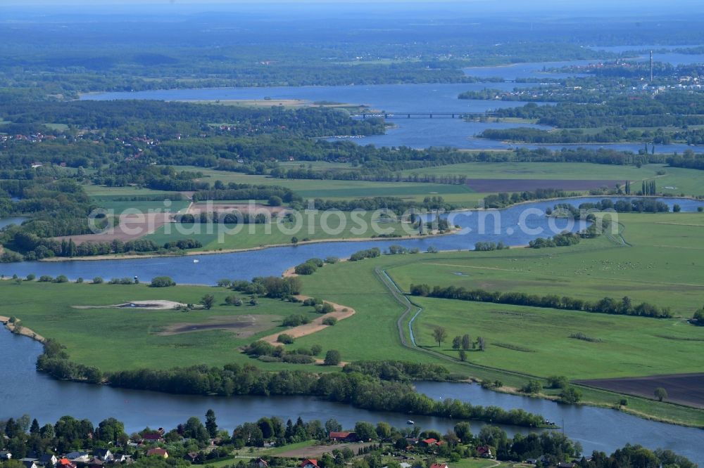 Ketzin from above - Grassland structures of a meadow and field landscape in the lowland along the Havel in Ketzin in the state Brandenburg, Germany