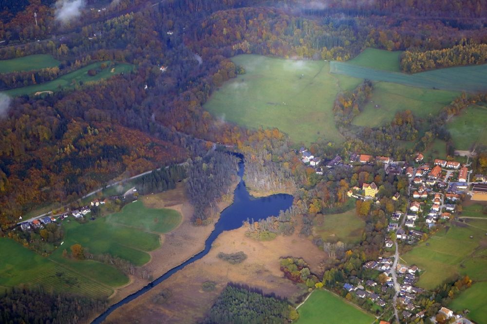 Aerial image Starnberg - Course of the river Wuerm along the nature reserve and marsh area Leutstetter Moos in the district Leutstetten in Starnberg in the state Bavaria, Germany