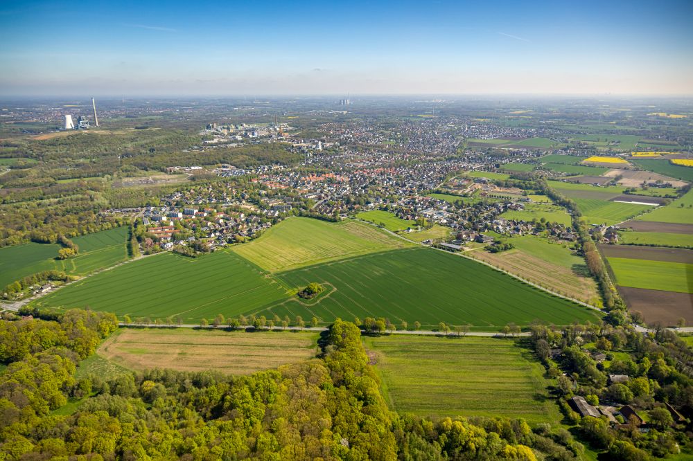 Aerial image Oberaden - Structures on agricultural fields in Oberaden at Ruhrgebiet in the state North Rhine-Westphalia, Germany