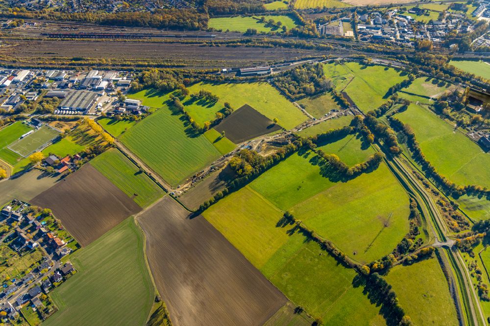 Aerial image Wiescherhöfen - Structures on agricultural fields in Wiescherhöfen at Ruhrgebiet in the state North Rhine-Westphalia, Germany