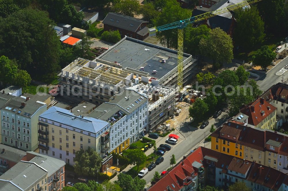 Rostock from the bird's eye view: Student Residence - Building with a cafeteria on Ulmenstrasse in the district Kroepeliner-Tor-Vorstadt in Rostock in the state Mecklenburg - Western Pomerania, Germany