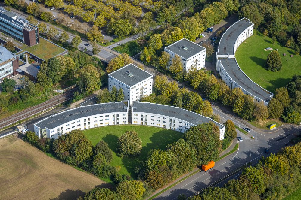 Barop from the bird's eye view: Student Residence - Building Wohnanlagen of Studierendenwerks on street Meitnerweg in Barop at Ruhrgebiet in the state North Rhine-Westphalia, Germany