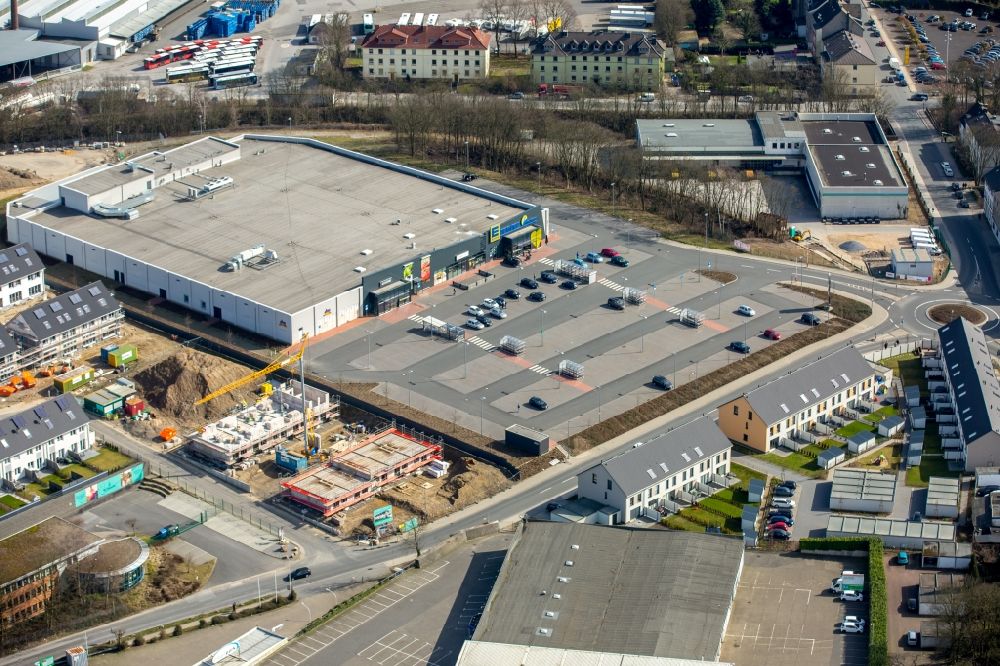 Aerial photograph Velbert - Store of the Supermarket EDEKA Center Hundrieser on Sontumer Strasse in Velbert in the state North Rhine-Westphalia, Germany