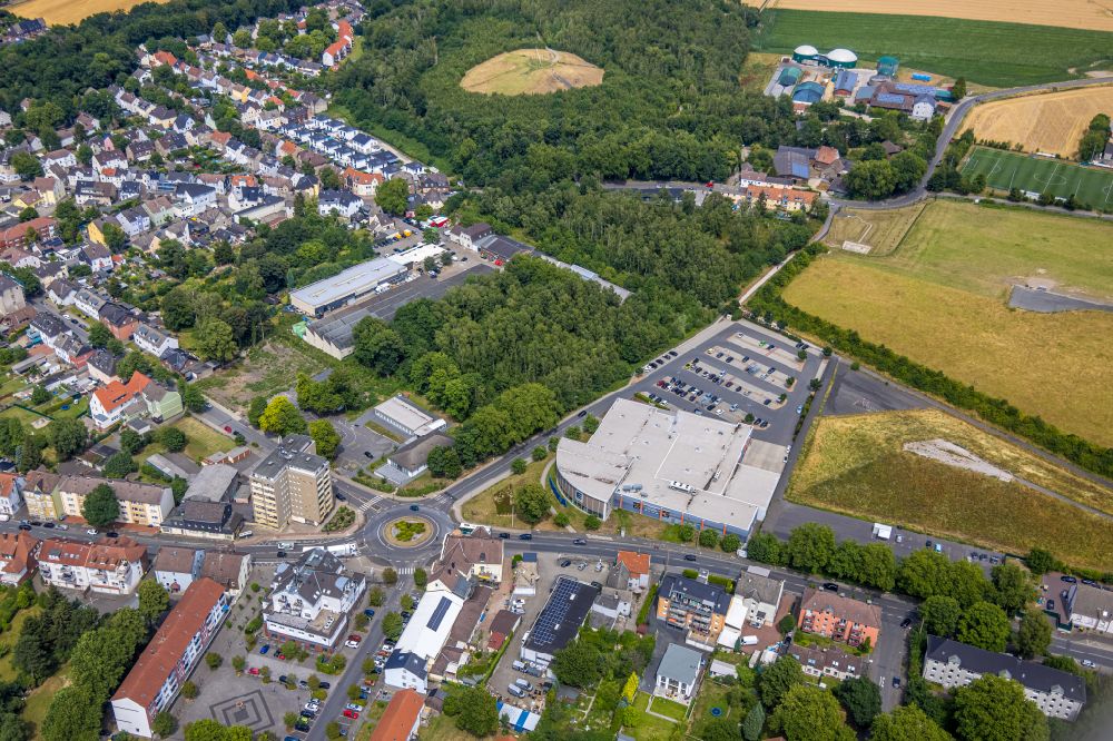 Castrop-Rauxel from the bird's eye view: Store of the Supermarket EDEKA Richter on street Dortmunder Strasse in the district Schwerin in Castrop-Rauxel at Ruhrgebiet in the state North Rhine-Westphalia, Germany