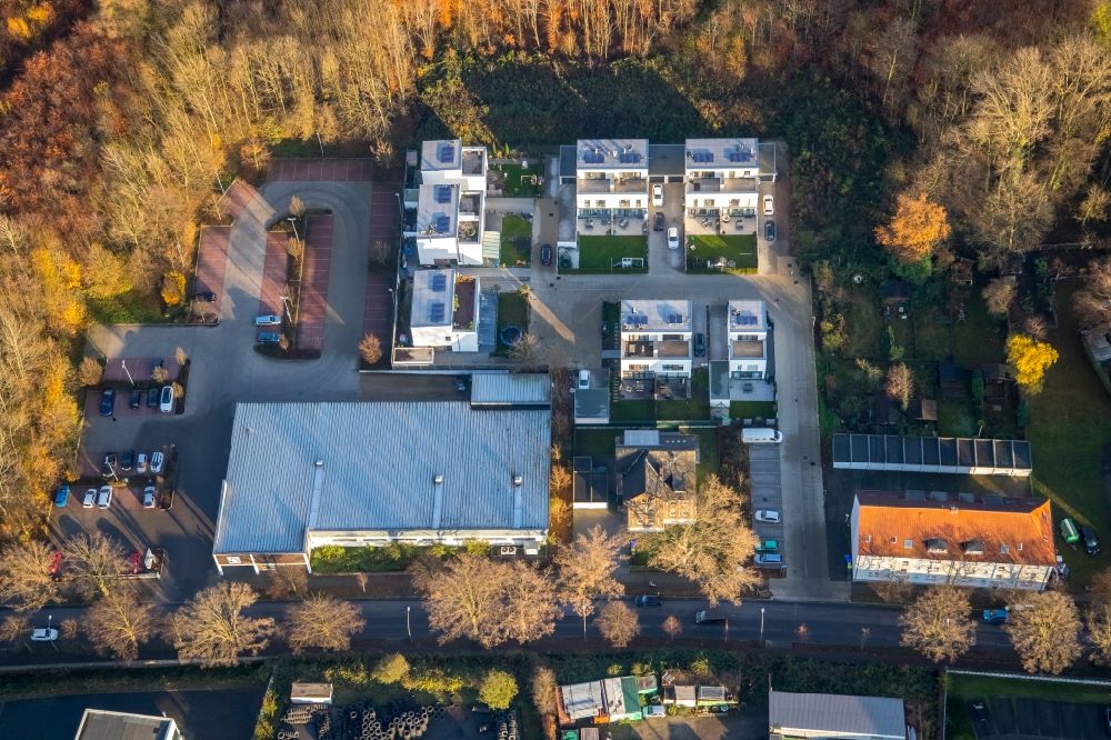 Aerial photograph Gladbeck - Store of the Supermarket next to a residential area of a row house settlement on Rossheidestrasse in the district Brauck in Gladbeck in the state North Rhine-Westphalia, Germany
