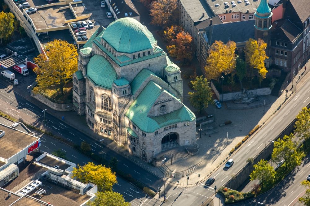 Aerial image Essen - Synagogue building Old Synagogue on Edmund-Koerner Square in Essen in the state of North Rhine-Westphalia