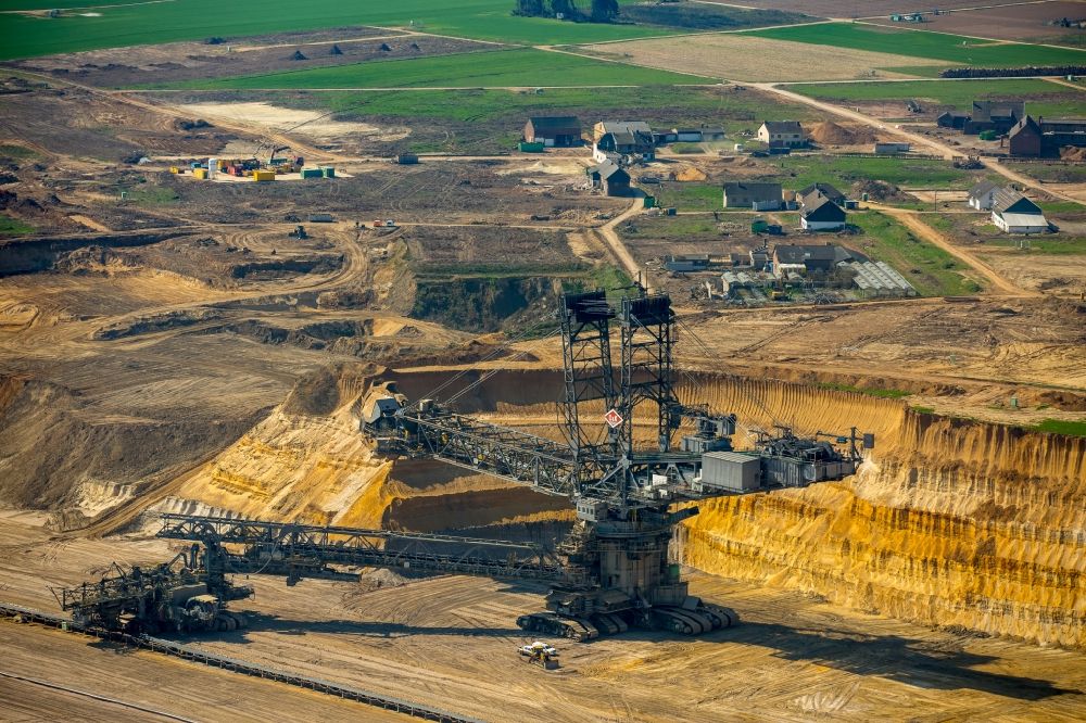Garzweiler from the bird's eye view: View of the opencast pit Garzweiler in the state of North Rhine-Westphalia