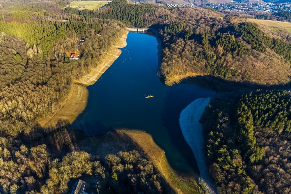 Aerial photograph Breckerfeld - Dam and shore areas at the lake on Gloertalsperre in Breckerfeld in the state North Rhine-Westphalia, Germany