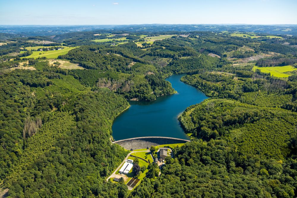 Aerial image Hagen - Dam and shore areas at the lake Hasper Bach on street Talsperrenweg in Hagen at Ruhrgebiet in the state North Rhine-Westphalia, Germany