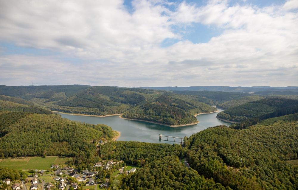 Netphen from above - Dam and shore areas at the lake Obernautalsperre in Netphen in the state North Rhine-Westphalia, Germany