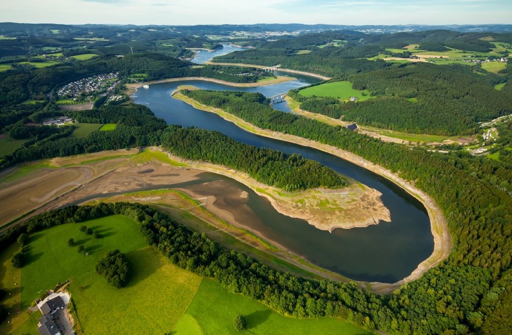 Aerial image Olpe - Dam and shore areas at the lake of Biggesee in Olpe in the state North Rhine-Westphalia