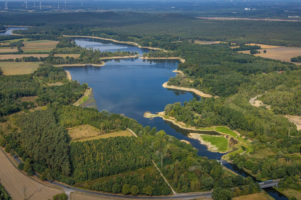 Aerial photograph Haltern am See - Dam - shore areas on the reservoir Talsperre Hullern in Haltern am See in the Ruhr area in the state North Rhine-Westphalia, Germany