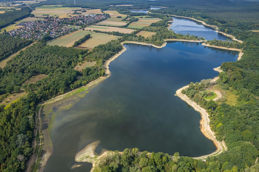 Aerial image Haltern am See - Dam - shore areas on the reservoir Talsperre Hullern in Haltern am See in the Ruhr area in the state North Rhine-Westphalia, Germany