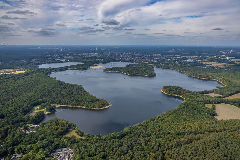 Aerial photograph Haltern am See - Dam - shore areas on the reservoir Talsperre Hullern in Haltern am See in the Ruhr area in the state North Rhine-Westphalia, Germany