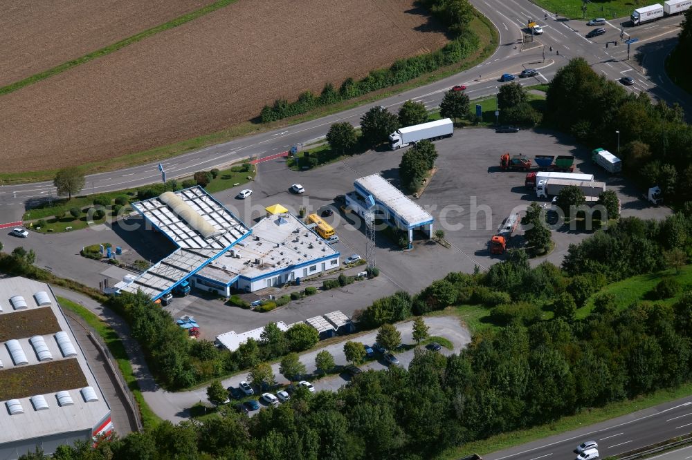 Aerial image Ilsfeld - Gas station for sale of petrol and diesel fuels and mineral oil trade of Aral Aktiengesellschaft at Hauptstrasse in Ilsfeld in the state Baden-Wurttemberg, Germany
