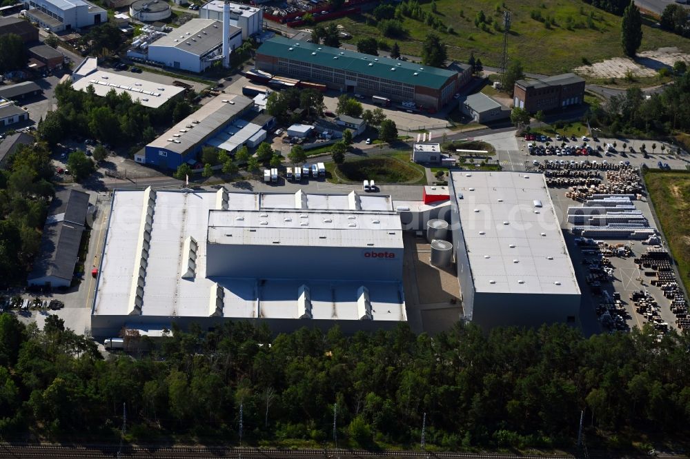 Aerial photograph Ludwigsfelde - Building complex and distribution center on the site Technilog Technik and Logistik GmbH - Obeta Lager on Gottlieb-Daimler-Strasse in the district Kleinbeeren in Ludwigsfelde in the state Brandenburg, Germany