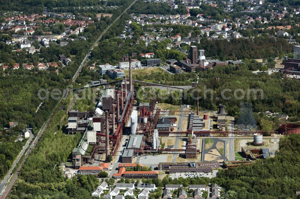 Aerial photograph Essen - Factory premises and technical systems and infrastructure in the disused industrial monument the formerly Kokerei Zeche Zollverein on street Kokereiallee in the district Stoppenberg in Essen at Ruhrgebiet in the state North Rhine-Westphalia, Germany