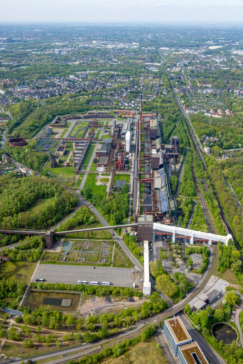 Essen from the bird's eye view: Factory premises and technical systems and infrastructure in the disused industrial monument the formerly Kokerei Zeche Zollverein on street Kokereiallee in the district Stoppenberg in Essen at Ruhrgebiet in the state North Rhine-Westphalia, Germany