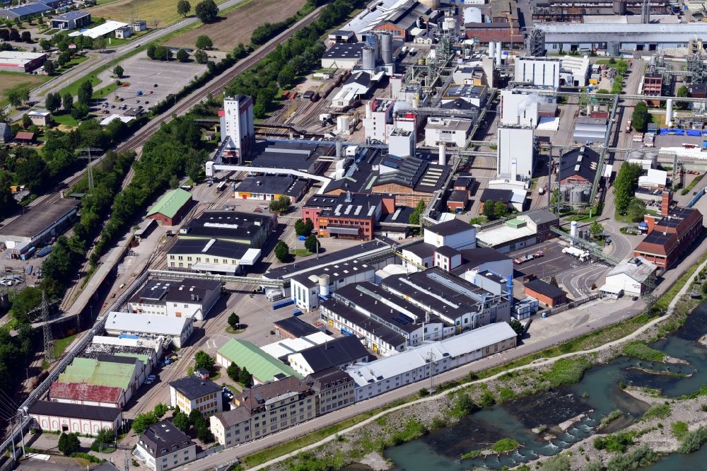 Aerial photograph Rheinfelden (Baden) - Technical facilities in the industrial area with companies Evonik Industries and Aluminium Rheinfelden in Rheinfelden (Baden) in the state Baden-Wurttemberg, Germany