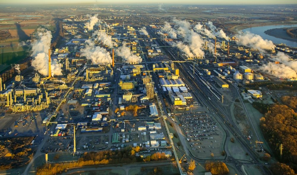 Köln from above - Technical facilities in the industrial area Chempark Dormagen in the district Chorweiler in Cologne in the state North Rhine-Westphalia