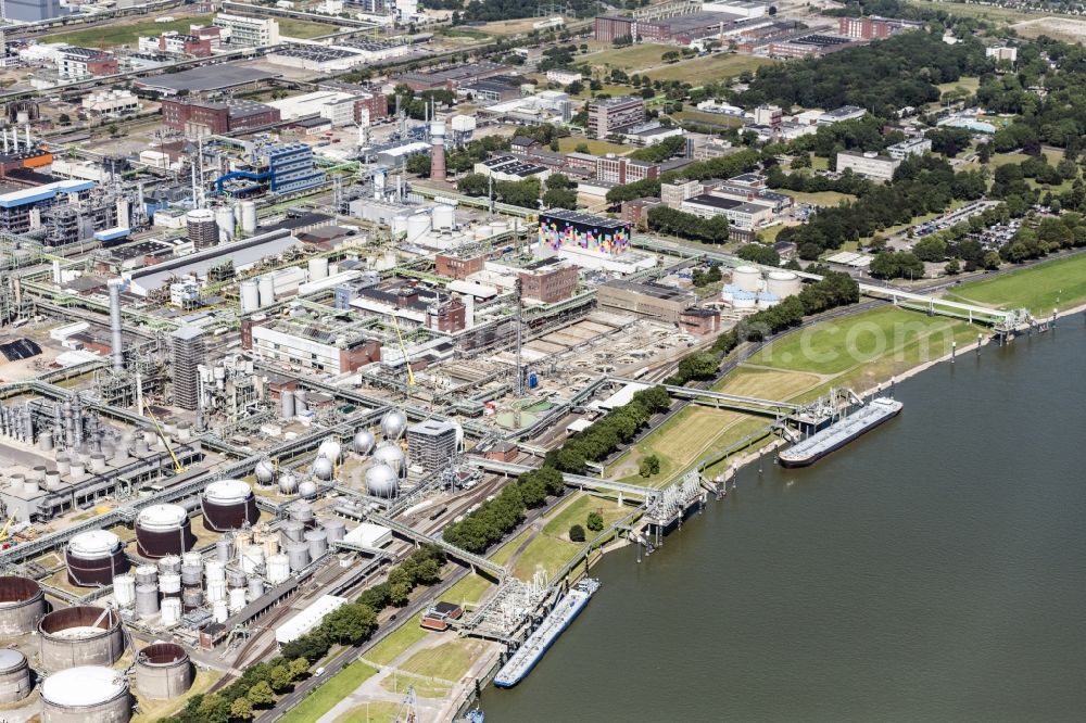 Aerial photograph Köln - Technical facilities in the industrial area Chempark Dormagen in the district Chorweiler in Cologne in the state North Rhine-Westphalia